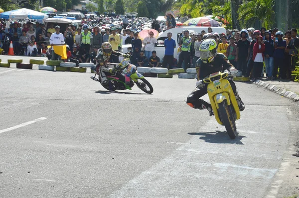 Tarakan Indonésia Novembro 2016 Pilotos Lutaram Duro Pista Corrida — Fotografia de Stock