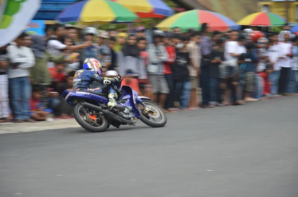 Tarakan Indonezja Listopada 2016 Motocykliści Jadą Rogiem Efektem Panningu — Zdjęcie stockowe