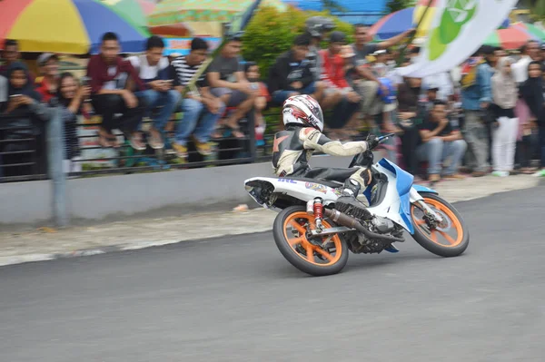 Tarakan Indonésie Listopadu 2016 Motorkáři Jedou Roh Panningovým Efektem — Stock fotografie