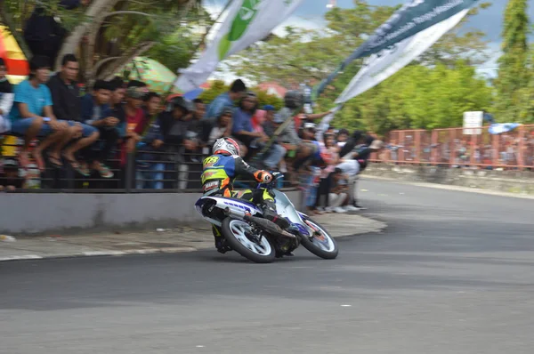 Tarakan Indonésie Listopadu 2016 Motorkáři Jedou Roh Panningovým Efektem — Stock fotografie