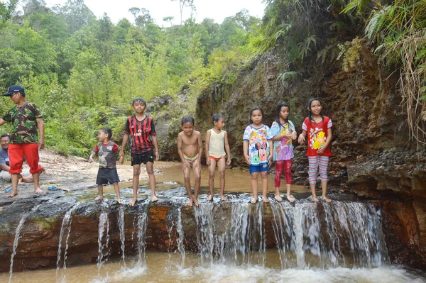 Tarakan Indonesia Febrero 2018 Niños Jugando Río —  Fotos de Stock