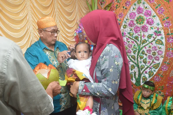 Tarakan Indonesia Квітня 2018 Перша Зачіска Мусульманських Дітей Або Ісламі — стокове фото