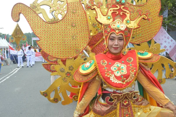 Tarakan Indonesie Srpna 2019 Účastníci Nosí Tradiční Etnické Kostýmy Které — Stock fotografie