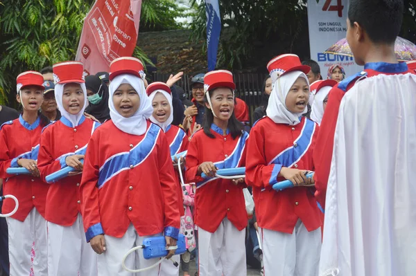 塔拉坎 印度支那 2019年8月18日 庆祝印度尼西亚共和国独立日的狂欢节游行中的鼓乐队景点 — 图库照片