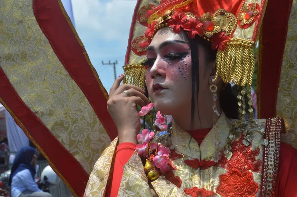 Tarakan Indonezja Sierpnia 2019 Uczestnicy Noszą Tradycyjne Stroje Etniczne Połączone — Zdjęcie stockowe