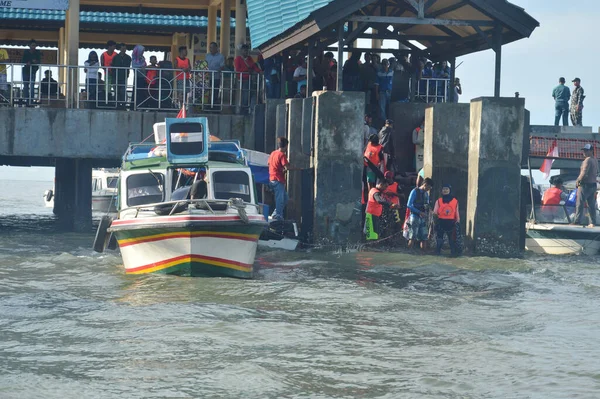 Tarakan Tanjung Selor Indonesia Aprile 2017 Breaking Muri Water Skiing — Foto Stock