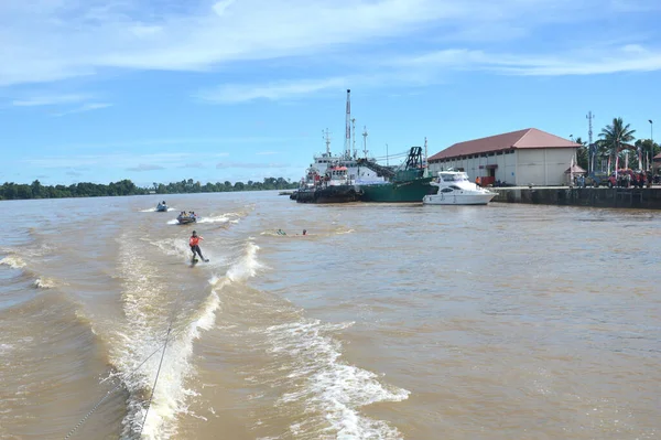 Tarakan Tanjung Selor Indonesia Dubna 2017 Breaking Muri Water Skiing — Stock fotografie