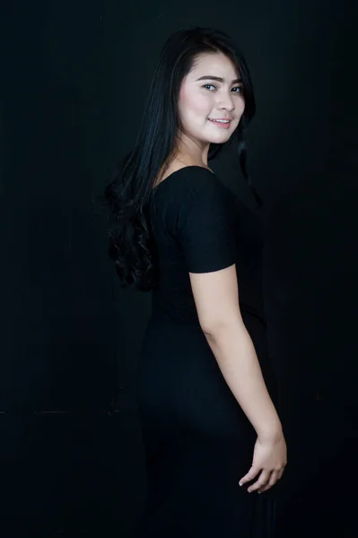 Alessandra Torsonning yalangoch fotosuratlari Qizi otasiga porno berishni xohlamadi.