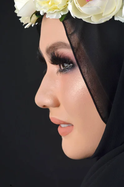Ritratto Belle Ragazze Asiatiche Musulmane Con Motivo Scacchi Hijab Con — Foto Stock