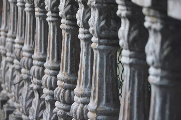 Gray Concrete Fence Pillars Lined Selective Focus — Stock Photo, Image