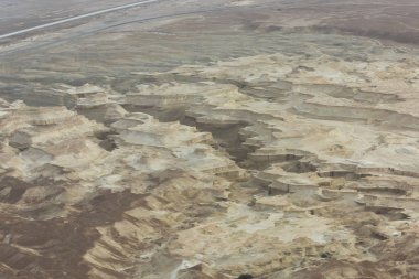 İsrail Dead Sea yakınındaki erozyon krater