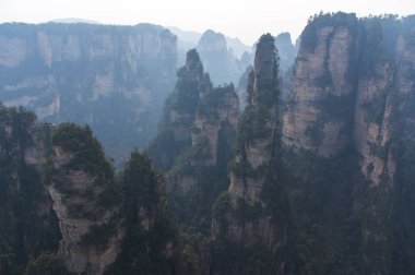 Sabahın erken saatlerinde gerçek dışı dağ tepe