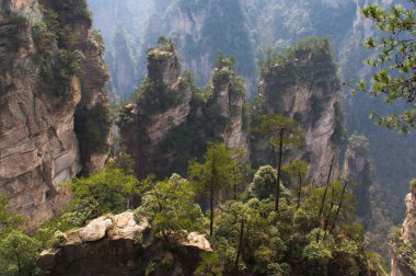 Sabahın erken saatlerinde gerçek dışı dağ tepe
