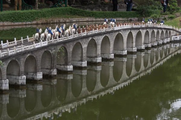 A miniatura da ponte tradicional chinesse — Fotografia de Stock