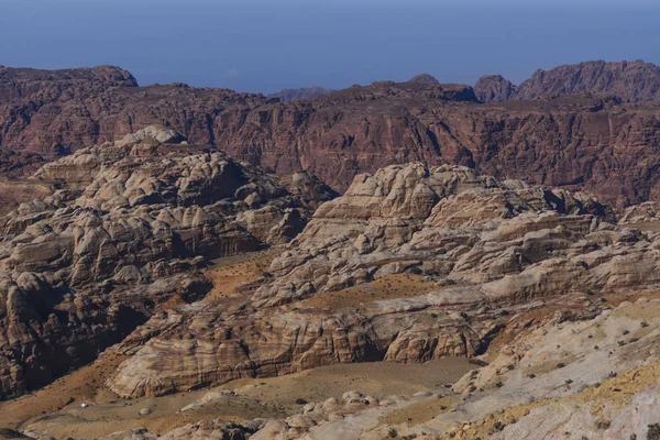 Red rocks and sand desert in Jordan — Stock Photo, Image