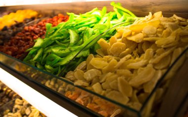 Piyasada meyve lezzetli tatlı dilimleri