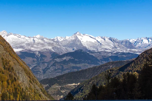 スイス アルプスの山々 のパノラマ — ストック写真