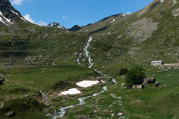 Het Smeltende Gletsjer Sneeuw Van Bergtoppen Alpen Het Voorjaar — Stockfoto