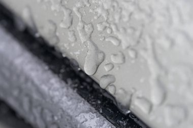 Doku dondurulmuş düþer ve araba soğuk kış aylarında kar