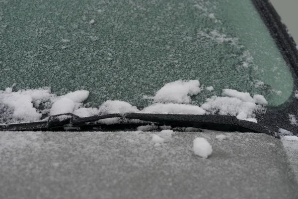 Consistenza Delle Gocce Congelate Neve Sulla Macchina Durante Freddo Inverno — Foto Stock