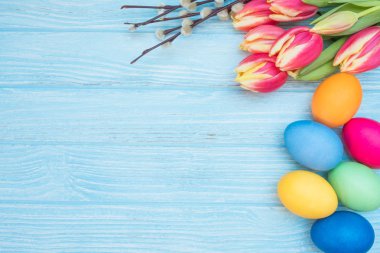 Lale ve willow ile Paskalya yortusu yumurta