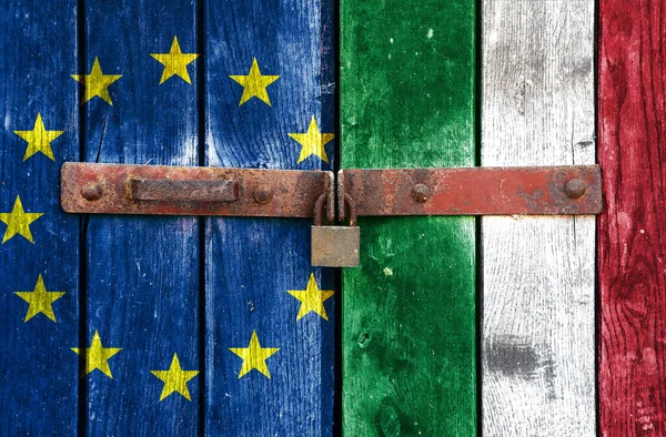 Європейський Союз Італійський Прапор Задньому Плані Старих Замкнених Дверей — стокове фото