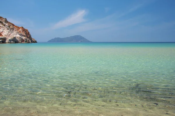 Laguna Color Turquesa Playa Plathiena Isla Milos Grecia —  Fotos de Stock