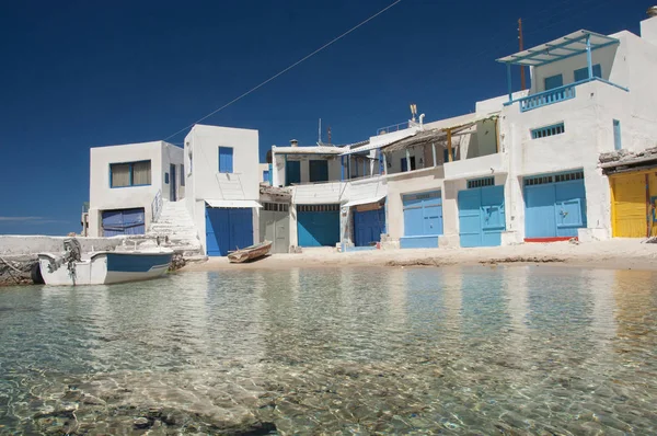 Coloridas Casas Pescadores Syrmata Del Pueblo Firopotamos Isla Milos Grecia —  Fotos de Stock