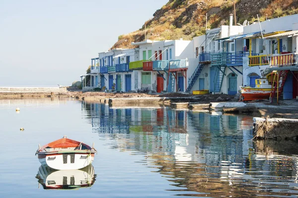 Färgglada Syrmata Fiskare Hus Klima Village Milos Island Grekland — Stockfoto