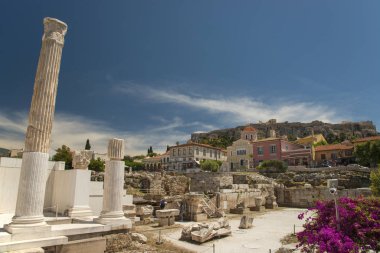 Atina, Yunanistan - 05: 29: 2019: Ünlü Monastiraki ilçesindeki Hadrian Kütüphanesi kalıntıları