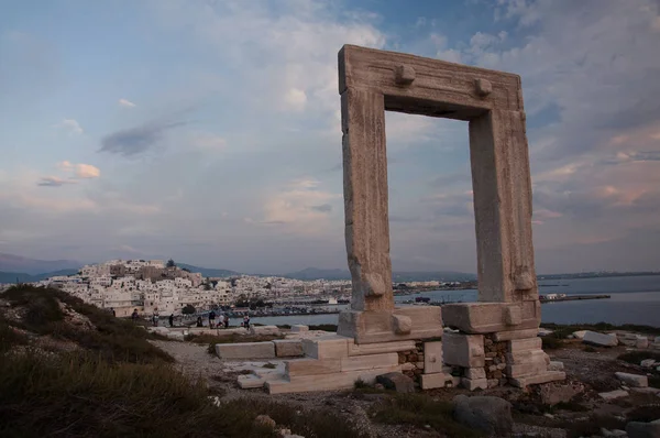 Město Naxos Ostrov Naxos Řecko 2017 Památník Portara Ostrově Naxos — Stock fotografie