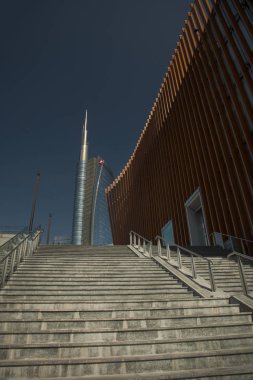 Milan, İtalya - 06 05 2018: Milano, İtalya 'da yüksek modern binalara sahip iş bölgesi