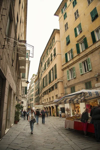 Genua Włochy 2018 Wąska Uliczka Historycznym Centrum Genui Włochy — Zdjęcie stockowe