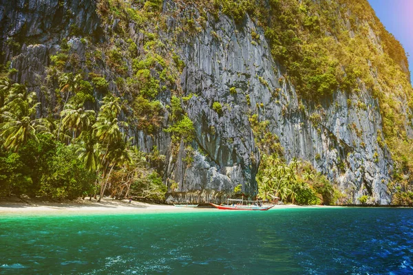 Тропический пляж, Эль-Нидо, Филиппины — стоковое фото