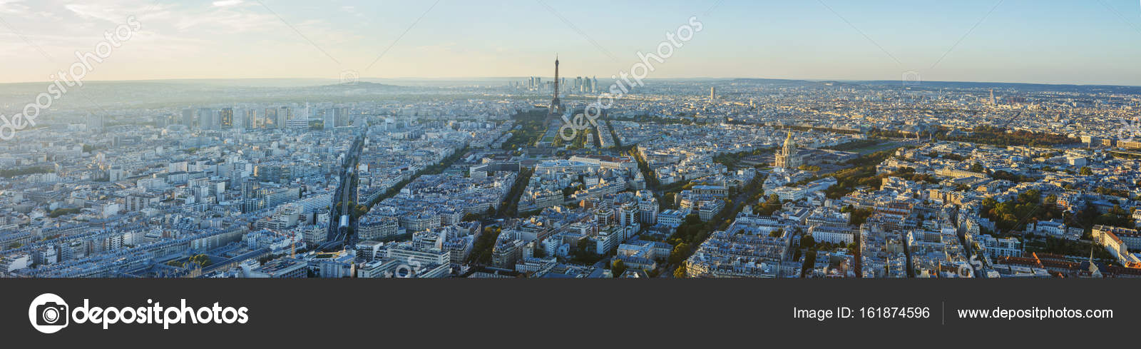 Paris Eiffel Tower à Lheure Bleue Du Coucher Du Soleil Du
