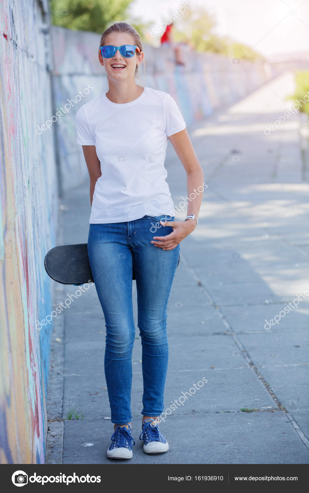 shirt and jeans girls