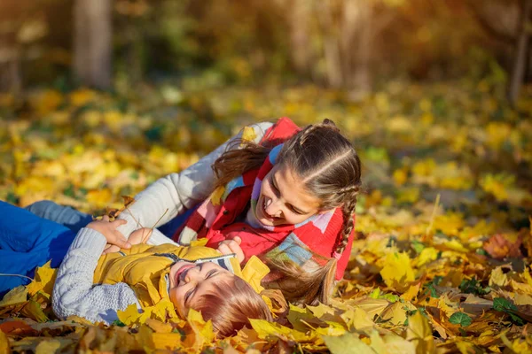 Happy brother and sister playing at the Park. — Stock Photo, Image