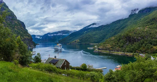 Geiranger fjord, Vackra Natur Norge. — Stockfoto