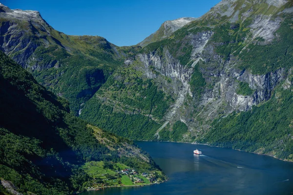 Geiranger fjord, Krásná příroda Norsko — Stock fotografie