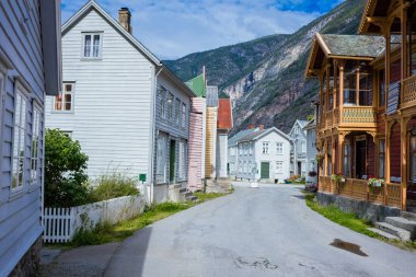 Tipik Norveç balıkçı köyü, Leirdalsyri, Norveç