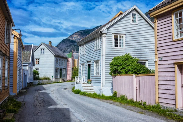 Typický norský rybářská vesnice, Leirdalsyri, Norsko — Stock fotografie