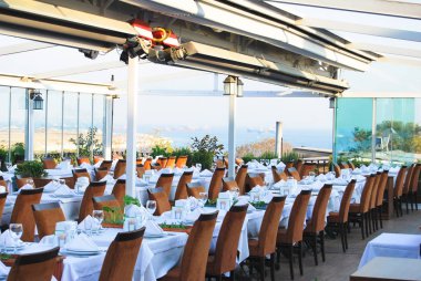 Boş Restoran, masa ve sandalyeler