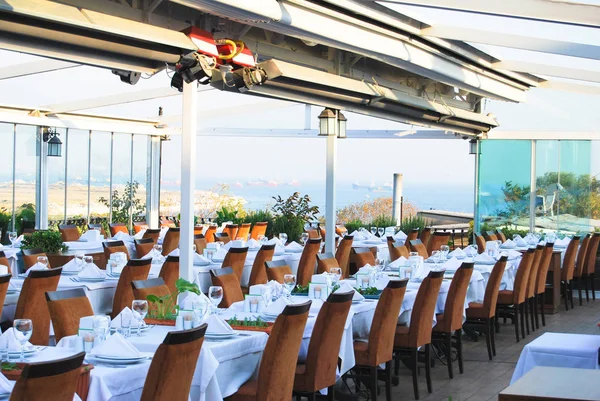 Boş Restoran, masa ve sandalyeler