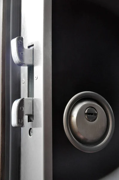 Ocelové dveře lock systém — Stock fotografie