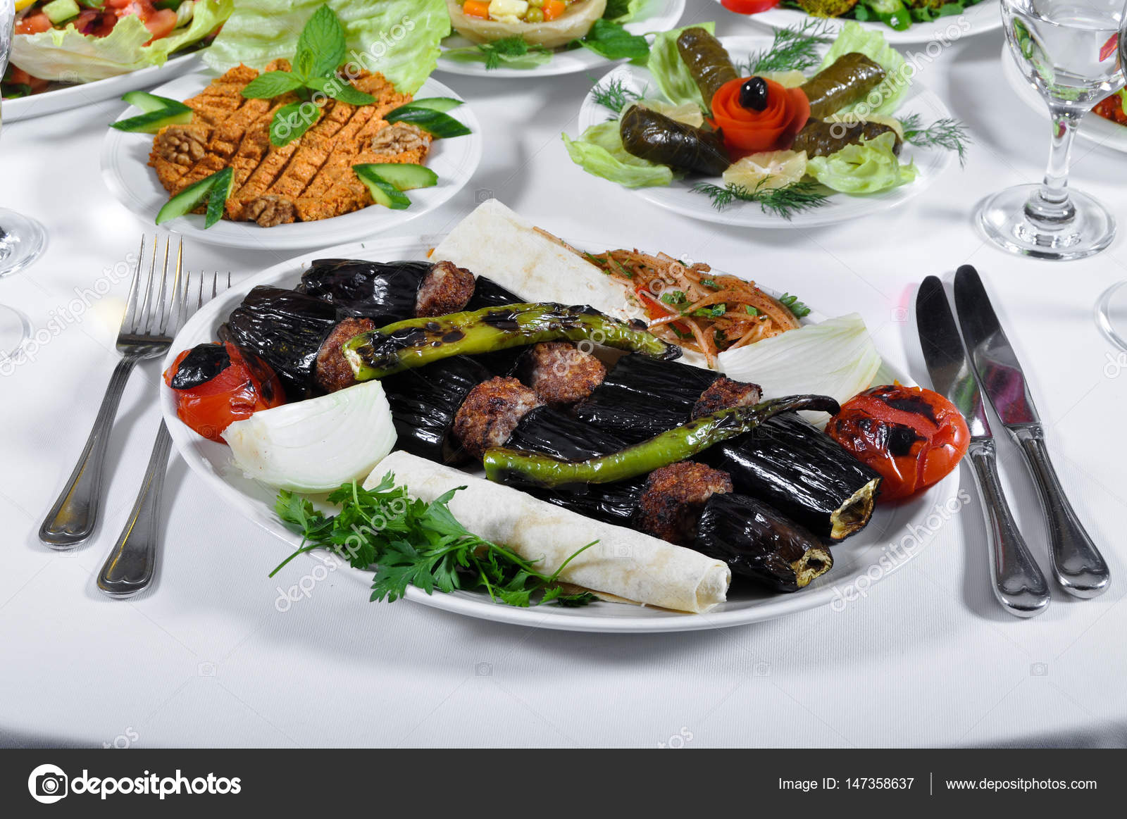 Izgara Sebzeli Yoğurtlu Kebap Izgara Sebzeli Yoğurtlu Kebap