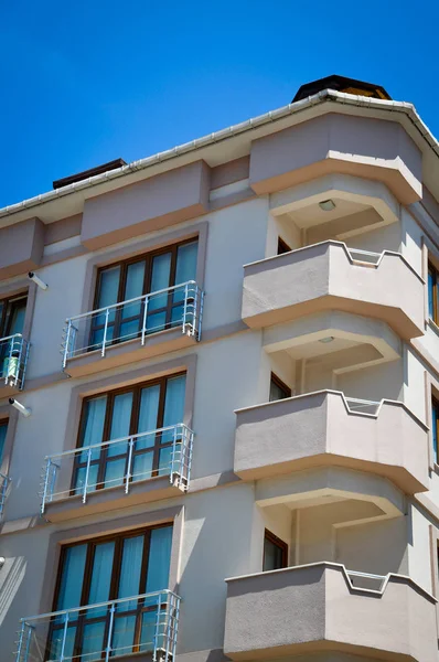 Contemporary Modern Safe High Houses Blue Sky — Stock Photo, Image