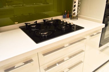 mutfak dolapları ve ekipmanları