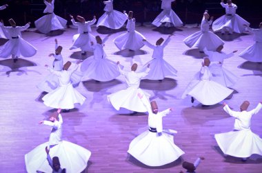 Mevlana dervişler dans