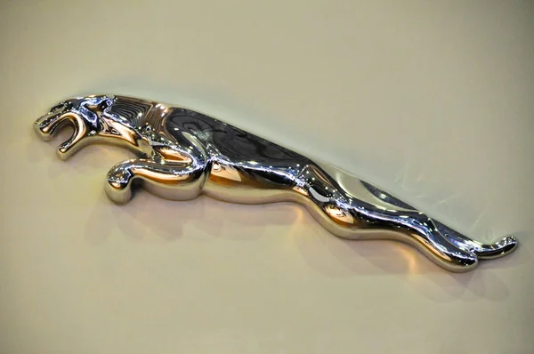 Jaguar fém szimbólum — Stock Fotó