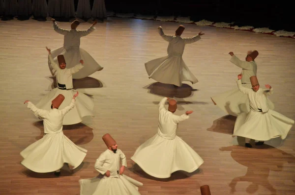 Mevlana dervishes dança — Fotografia de Stock